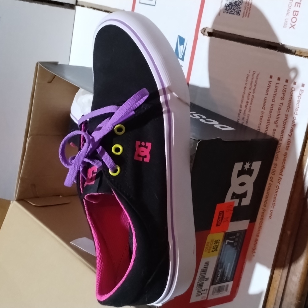 DC trase, Size 7.5, women's, black/fluorescent pink/purple